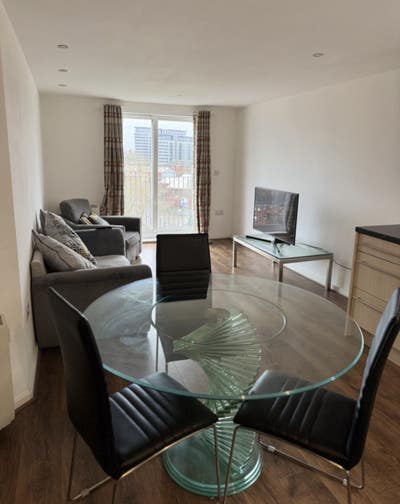 Room To let- All Bills Included  Main Photo