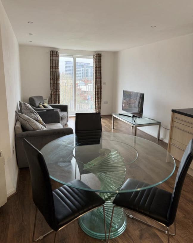 Room To let- All Bills Included  Main Photo