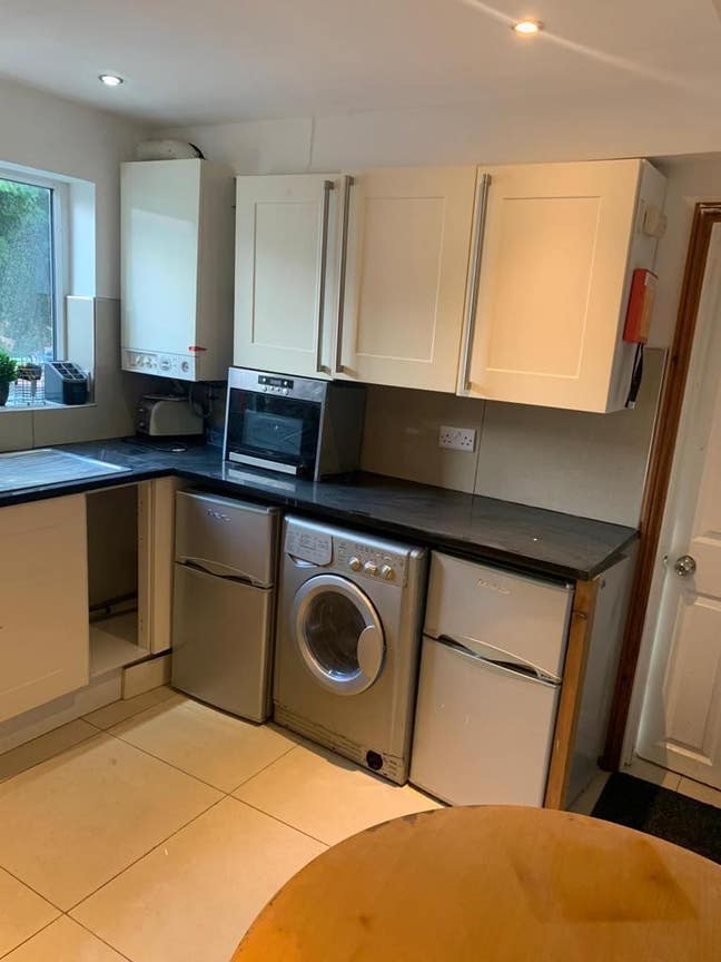 Double Rooms to Rent  Main Photo