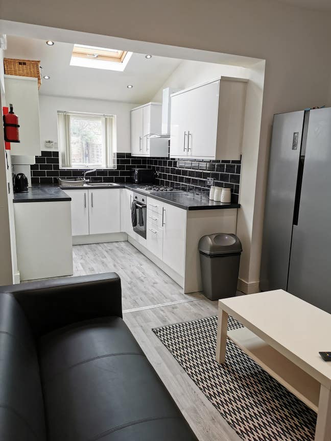 Student Ensuite Bedrooms - All inc Bills S1 Main Photo