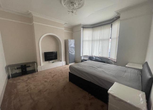 Emergency Housing for Homeless - No Move in Fees Main Photo