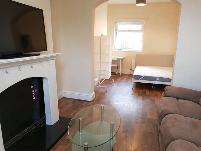 Low Deposit Option! - Tuebrook Double Room!  Main Photo