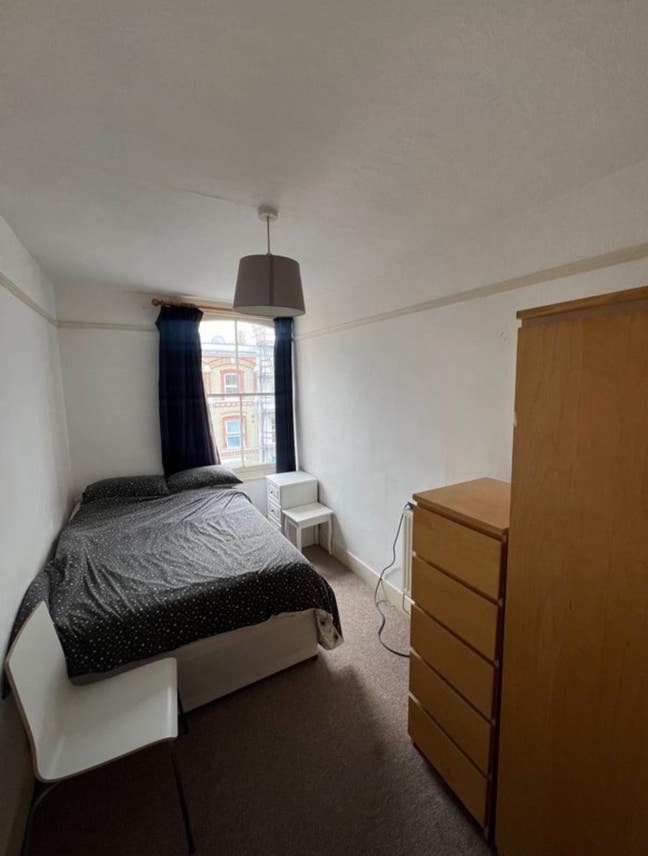 Double room in Kensington high street Main Photo