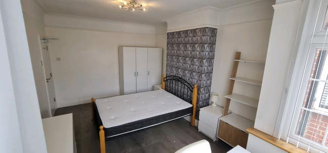 💫💖*Stunning Master Bedroom, What a Finish!*💜✨ Main Photo