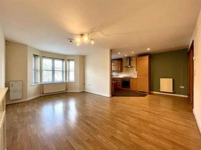Single Room – Sale (M33) Immediate Occupancy Main Photo