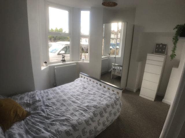 Double room in Fishponds. Couples Welcome Main Photo