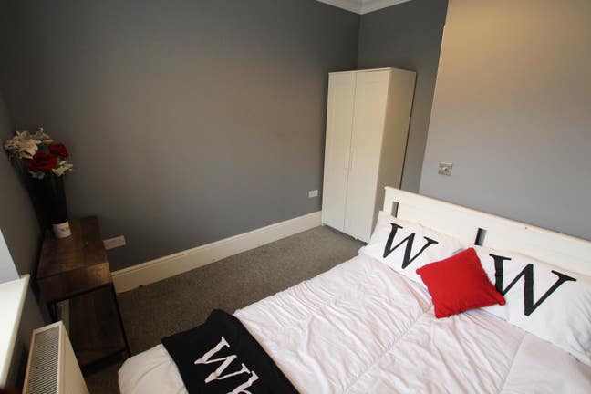 Fabulous Double Room Available Now Main Photo