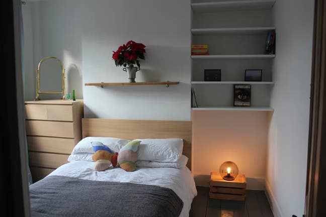 Garden-facing double room in calm, peaceful house! Main Photo