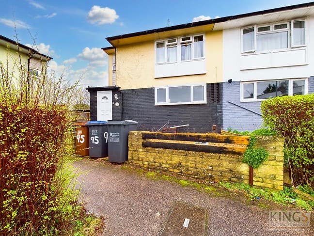 Single room for rent in shared house Main Photo