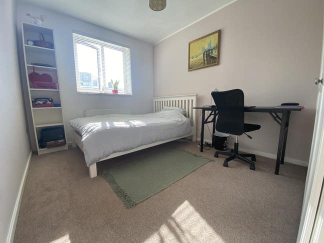Spacious  Double  Room Available- Female Tenant  Main Photo