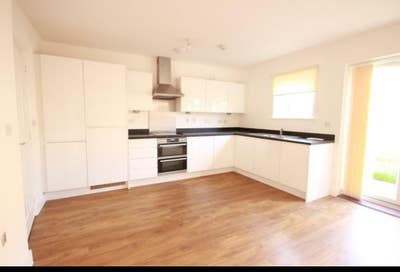 Spacious Double Rooms with en-suite (incl bills) Main Photo