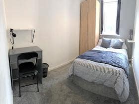 Lovely room to rent in Hollinswood Main Photo