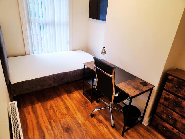 Student Only Double Room - Triangle/Town Main Photo