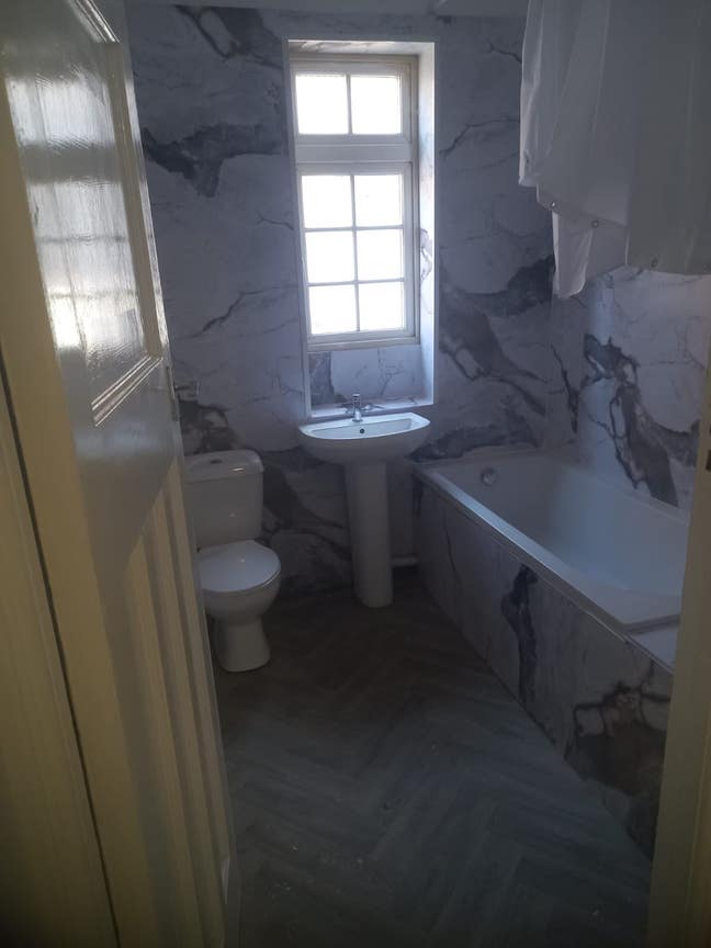 Double room Available for Sharing * Girls or Boys  Main Photo