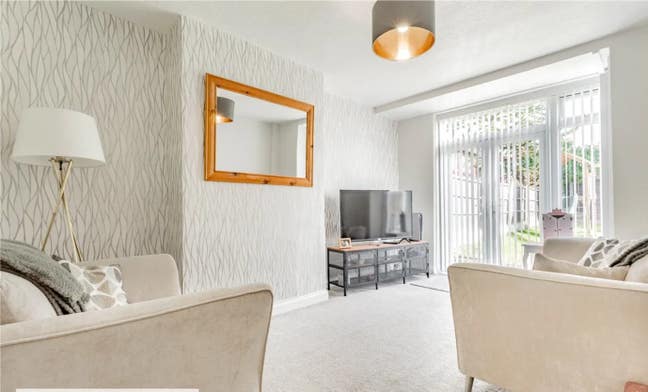 Spacious Double Room - MCR City Centre Main Photo