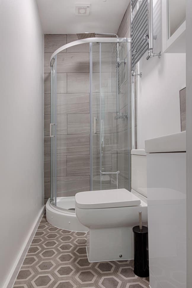 Ensuite with Kitchenette!  First Month Half Price Main Photo