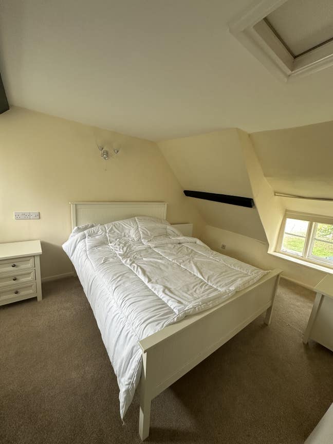 Annex with double room , ensuit and living space  Main Photo