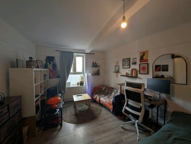 Spatious Double Room Short Let October / January Main Photo