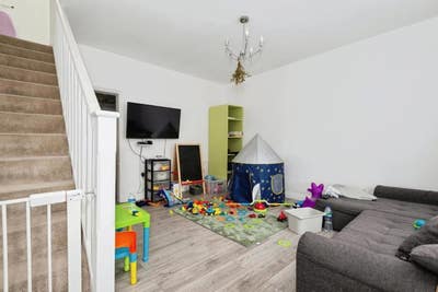 Rooms to Let in Leatherhead Main Photo