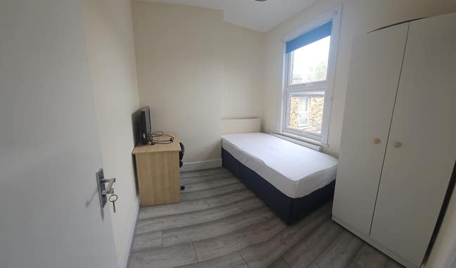 Single Room Available To Rent - Walthamstow E17 Main Photo