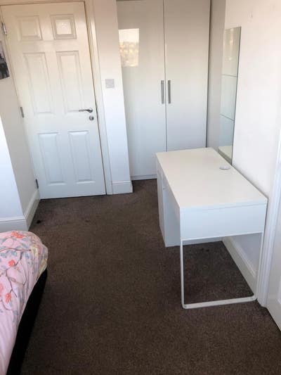 Inclusive  En-Suite Room No Deposit  £495 Pm Main Photo