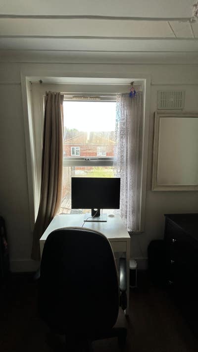 Quiet house, Room available  Main Photo