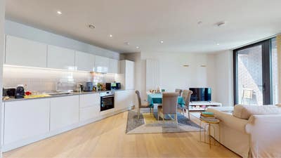 EN SUITE ROOM Available- in Brand new 2 bed 2 bath Main Photo