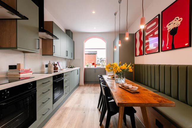 ✨ Award Winning Rooms | En-Suite | Bill's inc  Main Photo