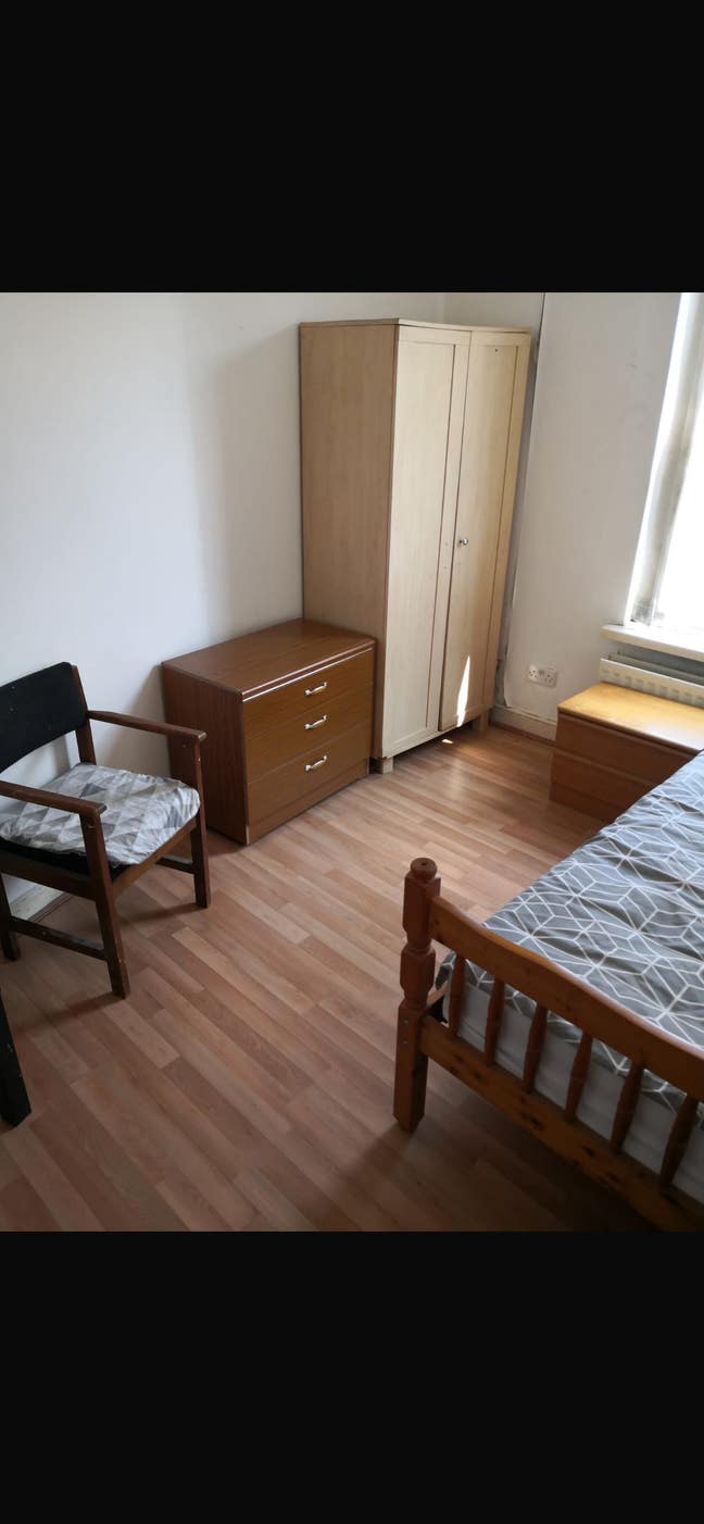 BT6 S/room £395 incl Wifi c/centre 15 mins Main Photo