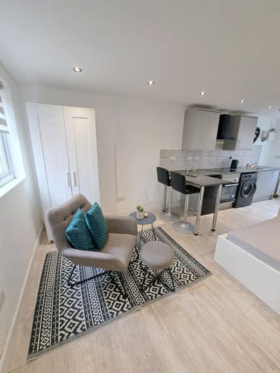 Furnished, self-contained studio. Main Photo