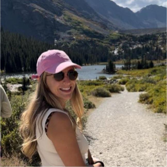 Abbi -Looking for flat mates to find a place with! Main Photo