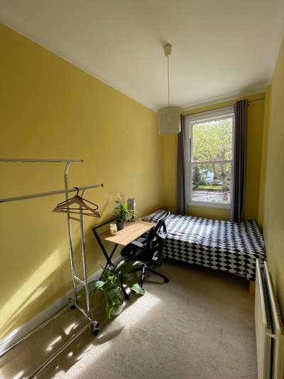 Double Room, Shared living room, Brondesbury Park  Main Photo