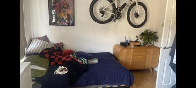 Double room in brockley Main Photo