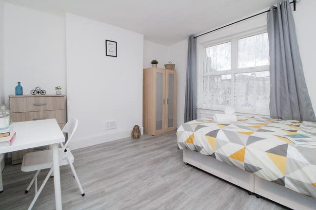 🆕Huge Dbl Room W/Regular Cleaner 🏠 Main Photo