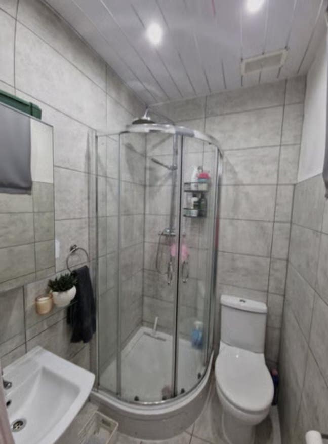 Large double room available in Kinning Park  Main Photo