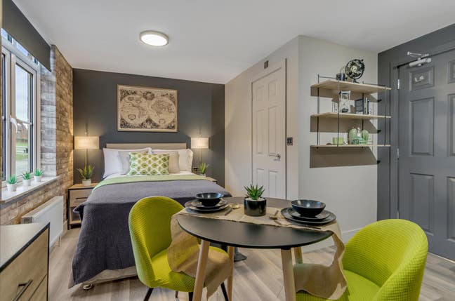 Stunning Studio - Super Close to Derby City!! Main Photo