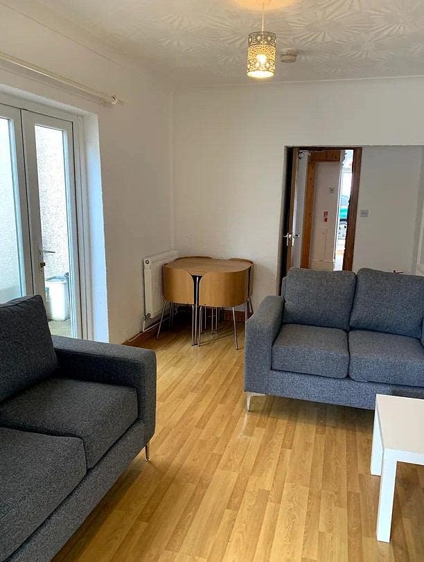 4-bed student or Professional house. Main Photo