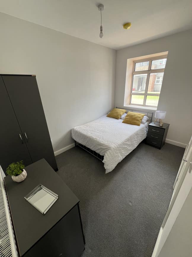 Fully Refurbished Double Rooms with Ensuite  Main Photo