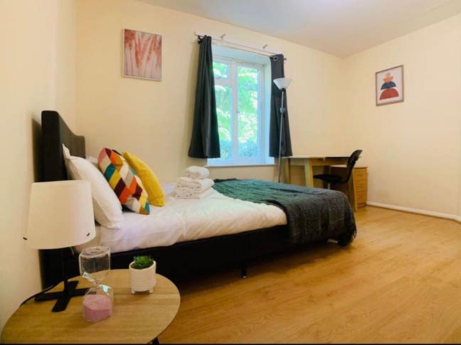 🌷 Amazing 2-bed flat in Canada Water  Main Photo