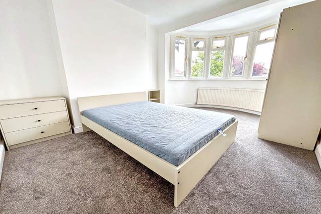 Luxury Refurbished Room - All Bills Included Main Photo