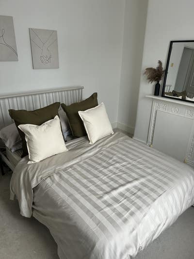 Spacious & Bright Double Room for Rent Main Photo