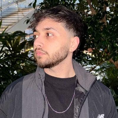 Looking for a double bedroom or buddy up. Main Photo