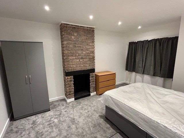 Double room available in St Stephen Main Photo