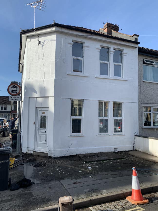 Redfield. Newly renovated bedsit en-suite  flat Main Photo