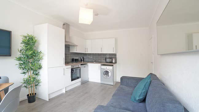 🛋 FEEL HOME,bills incl,balcony,cleaner,TV Main Photo