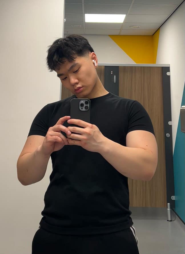 looking for CLEAN single or double room  Main Photo