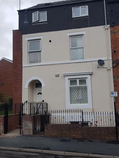 Spacious Double Room Available (S10) Main Photo