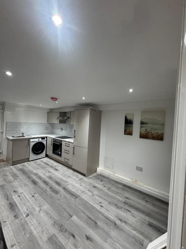 1 bed flat,BILLS INC, Transport Amenities, Burnage Main Photo