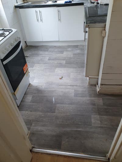 Hi we got 3/4 bed house vacant. Main Photo