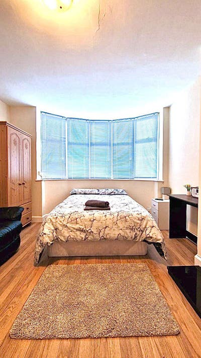 Rooms available in erdinton  Main Photo